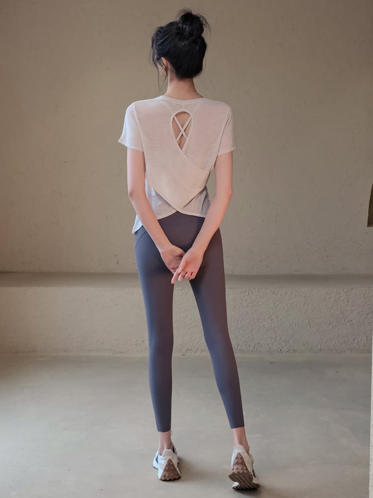 スポーツTシャツ レディース半袖スポーツ着 美シルエット軽やか素材