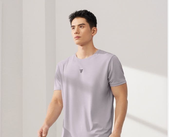 スポーツTシャツ ランニング 軽量速乾ウェア　長距離走者用