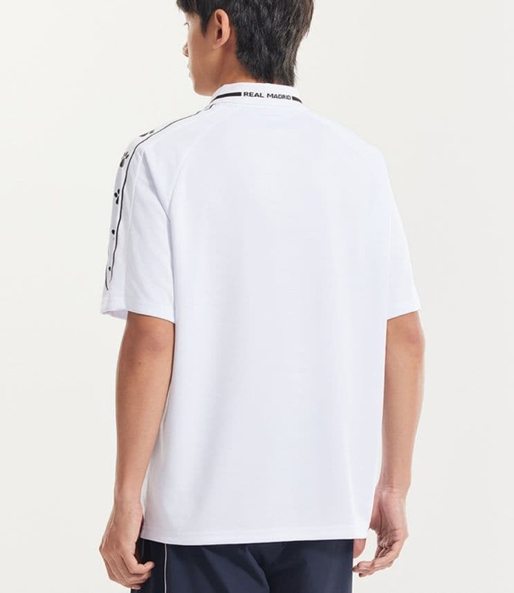 スポーツTシャツ サッカー 伝説を刻むピッチの勇者