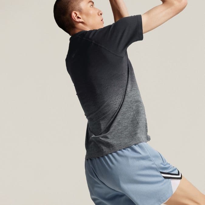 スポーツTシャツ 動きやすさ極める バスケ練習着