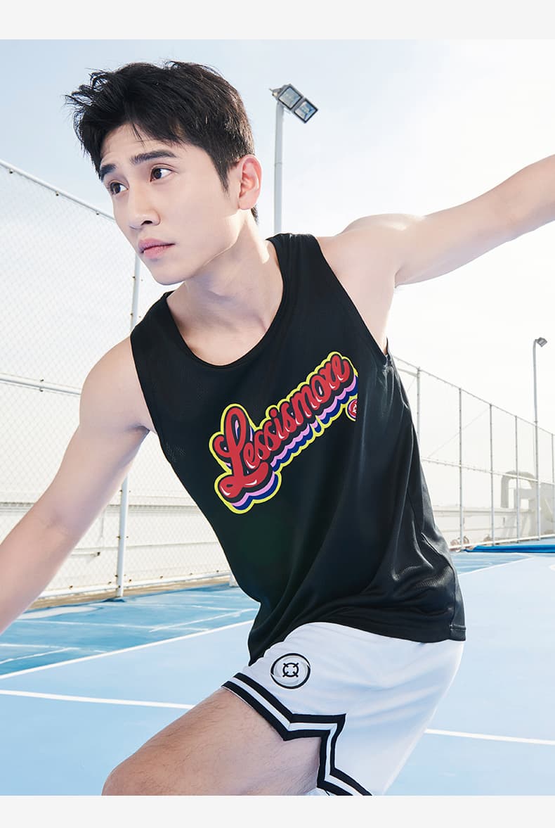 スポーツTシャツ 華麗なプレーを彩るタンクトップ