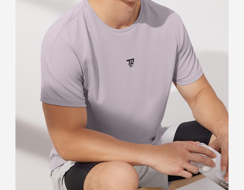 スポーツTシャツ ランニング 軽量速乾ウェア　長距離走者用