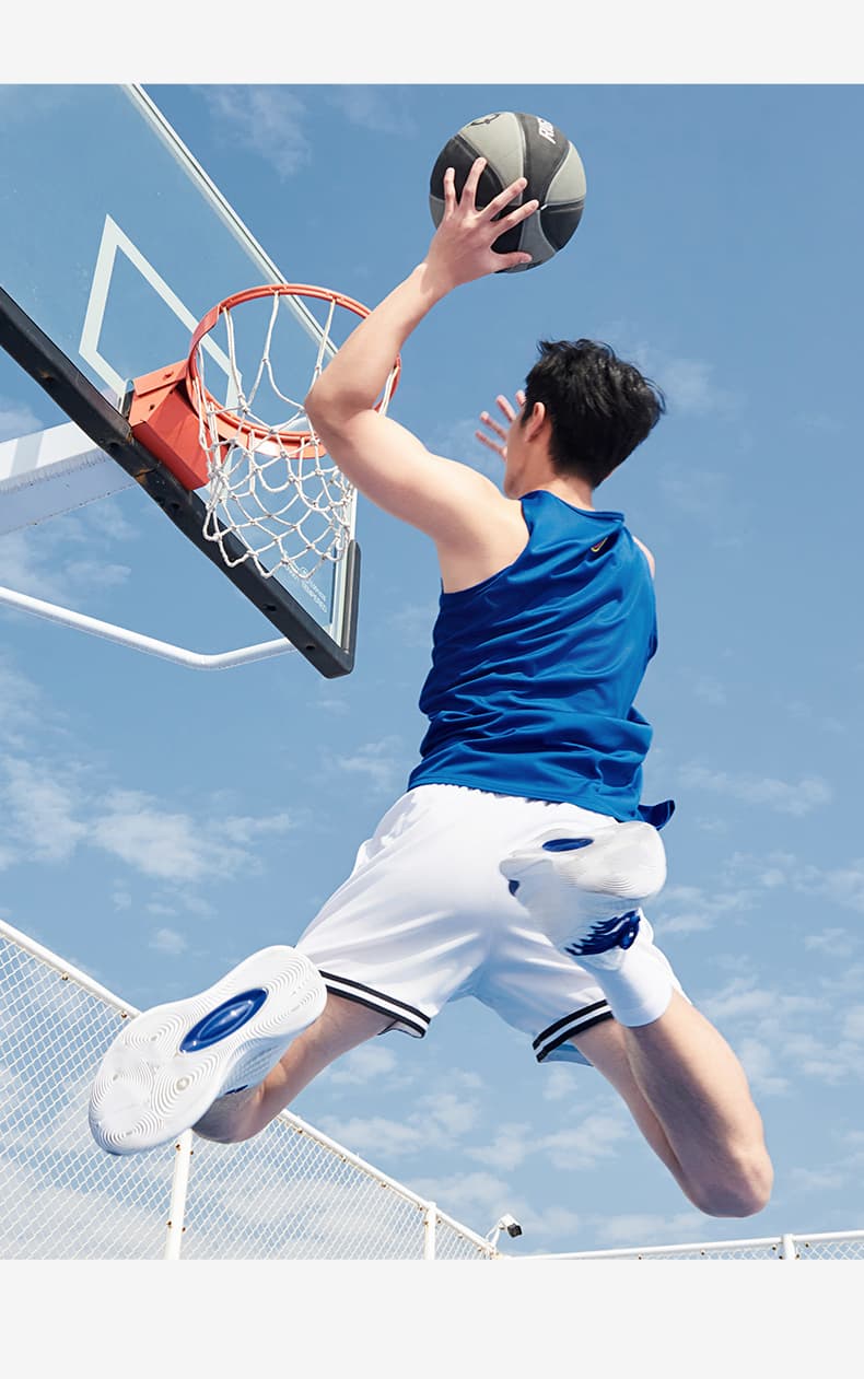 スポーツTシャツ 華麗なプレーを彩るタンクトップ