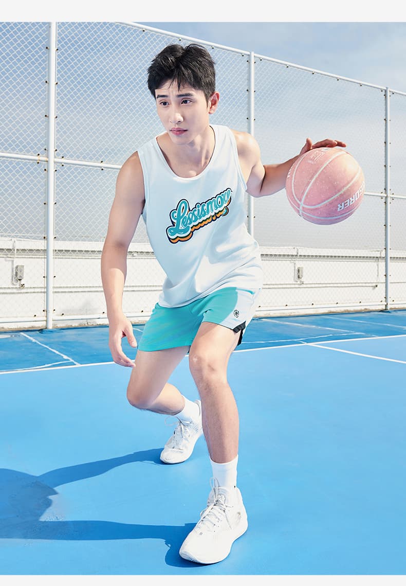 スポーツTシャツ 華麗なプレーを彩るタンクトップ